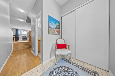 Photo 4 at 8 Crownridge Drive, Emerald Meadows/Trailwest, Kanata