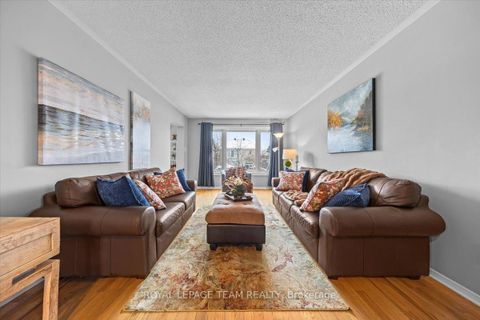 Photo 9 at 8 Crownridge Drive, Emerald Meadows/Trailwest, Kanata