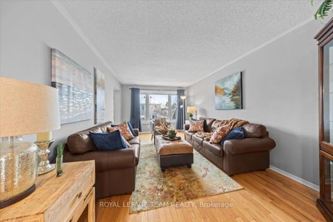 Photo 10 at 8 Crownridge Drive, Emerald Meadows/Trailwest, Kanata