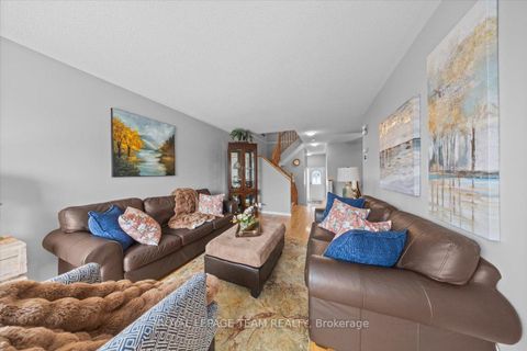 Photo 12 at 8 Crownridge Drive, Emerald Meadows/Trailwest, Kanata