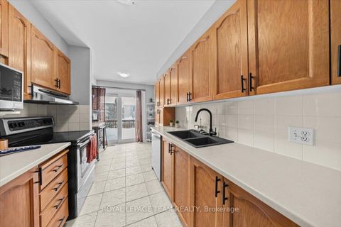 Photo 13 at 8 Crownridge Drive, Emerald Meadows/Trailwest, Kanata