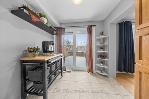 Photo 15 at 8 Crownridge Drive, Emerald Meadows/Trailwest, Kanata