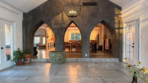 Photo 6 at 33 Rutherford Crescent, Beaverbrook, Kanata