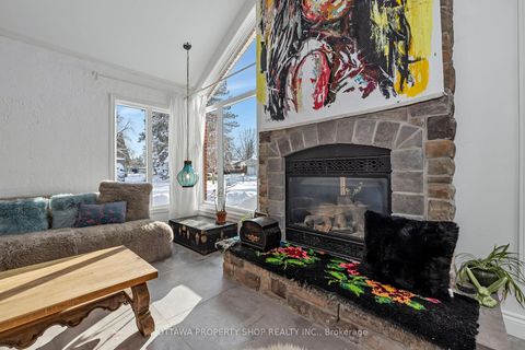 Photo 11 at 33 Rutherford Crescent, Beaverbrook, Kanata