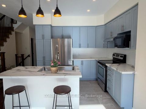 Photo 9 at 18 Madelon Drive, Nepean (Longfields), Ottawa