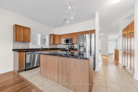 Photo 15 at 192 FELICITY Crescent, Mer Bleue/Bradley Estates/Anderson Park, Orleans