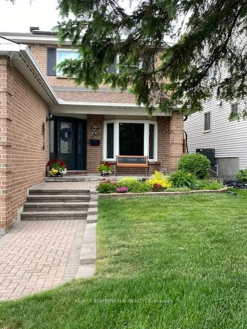 Photo 3 at 182 Palomino Drive, Bridlewood, Kanata