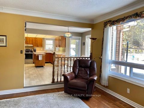 Photo 24 at 182 Palomino Drive, Bridlewood, Kanata