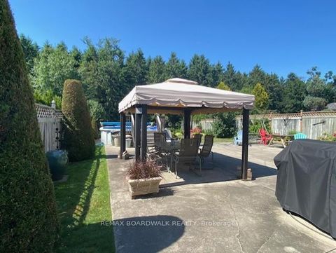 Photo 44 at 182 Palomino Drive, Bridlewood, Kanata