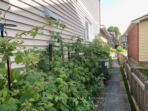 Photo 46 at 182 Palomino Drive, Bridlewood, Kanata