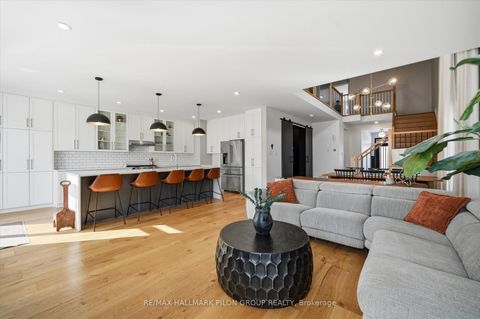 Photo 5 at 274 Shinleaf Crescent, Mer Bleue/Bradley Estates/Anderson Park, Orleans