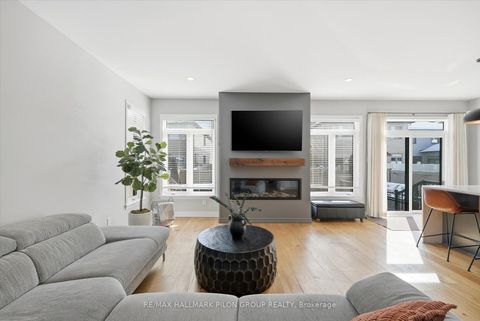 Photo 6 at 274 Shinleaf Crescent, Mer Bleue/Bradley Estates/Anderson Park, Orleans