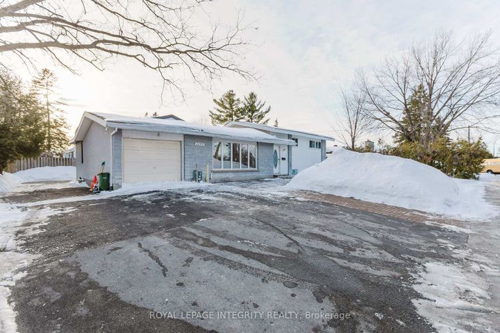 Photo 1 at 1197 Deer Park Road, Nepean (City View/Skyline/Fisher Heights/Parkwood Hills), Ottawa