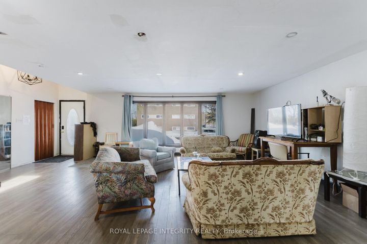 Photo 8 at 1197 Deer Park Road, Nepean (City View/Skyline/Fisher Heights/Parkwood Hills), Ottawa