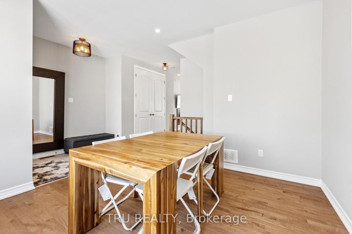 Photo 4 at 34 Coppermine Street, Nepean (Heritage Park), Ottawa