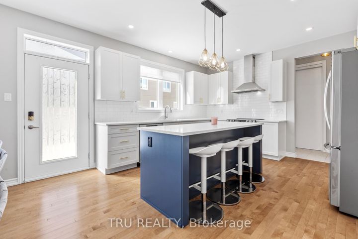 Photo 9 at 34 Coppermine Street, Nepean (Heritage Park), Ottawa