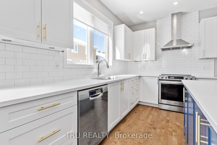 Photo 12 at 34 Coppermine Street, Nepean (Heritage Park), Ottawa