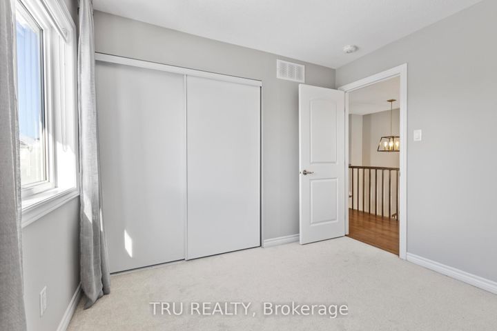 Photo 18 at 34 Coppermine Street, Nepean (Heritage Park), Ottawa