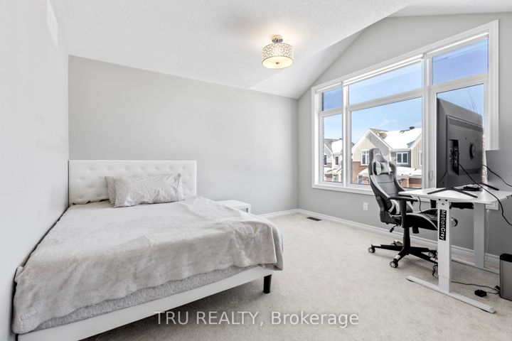 Photo 19 at 34 Coppermine Street, Nepean (Heritage Park), Ottawa