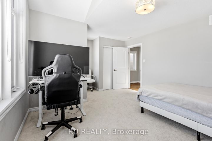 Photo 20 at 34 Coppermine Street, Nepean (Heritage Park), Ottawa