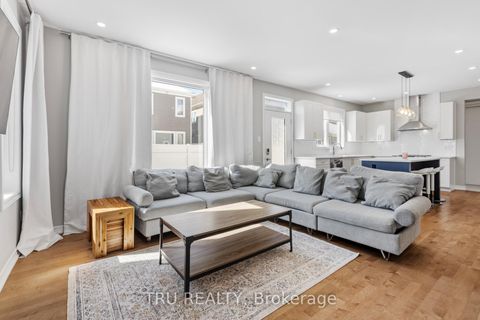 Photo 7 at 34 Coppermine Street, Nepean (Heritage Park), Ottawa