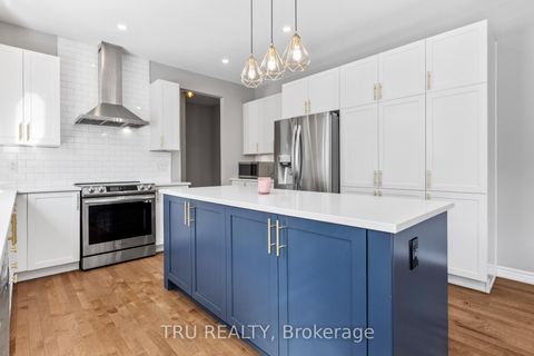 Photo 10 at 34 Coppermine Street, Nepean (Heritage Park), Ottawa