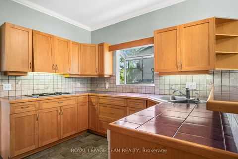 Photo 11 at 4310 Armitage Avenue, Dunrobin Shores, Constance Bay
