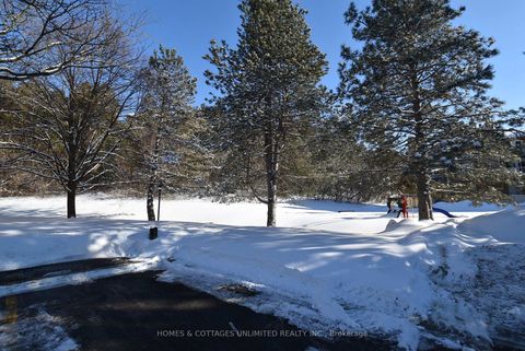 Photo 6 at 6750 B Jeanne Darc Boulevard N, Convent Glen North, Orleans