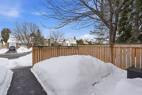 Photo 2 at 102 - 1765 Cabaret Lane, Fallingbrook/Pineridge, Orleans