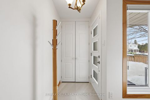 Photo 3 at 102 - 1765 Cabaret Lane, Fallingbrook/Pineridge, Orleans