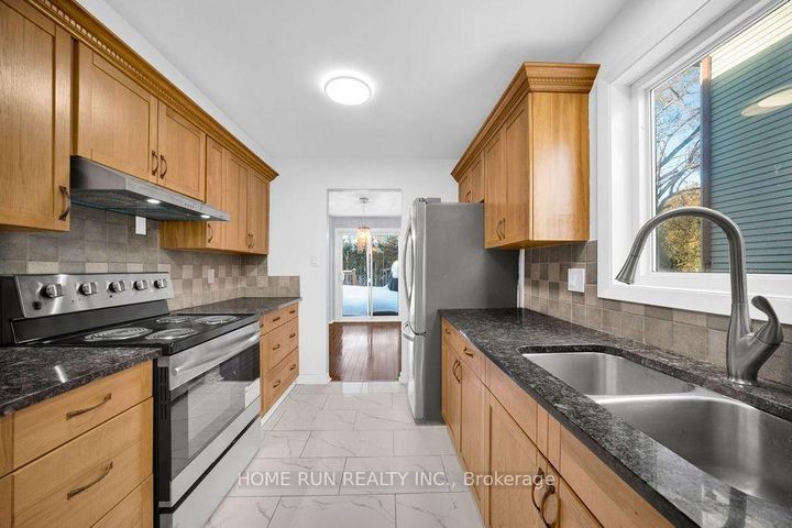 Photo 16 at 47 Coolspring Crescent, Nepean (Borden Farm/Stewart Farm/Carleton Heights/Parkwood Hills), Ottawa