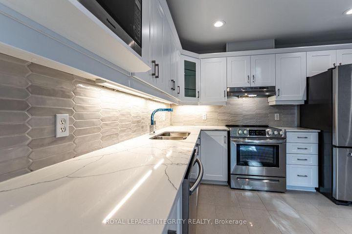 Photo 15 at 71 Appledale Drive, Nepean (Longfields), Ottawa