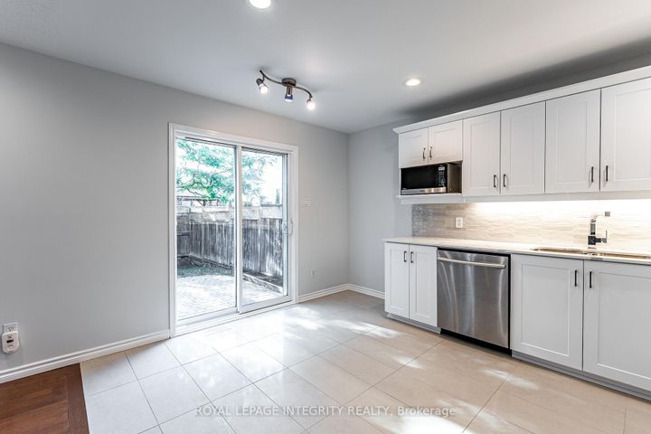 Photo 16 at 71 Appledale Drive, Nepean (Longfields), Ottawa
