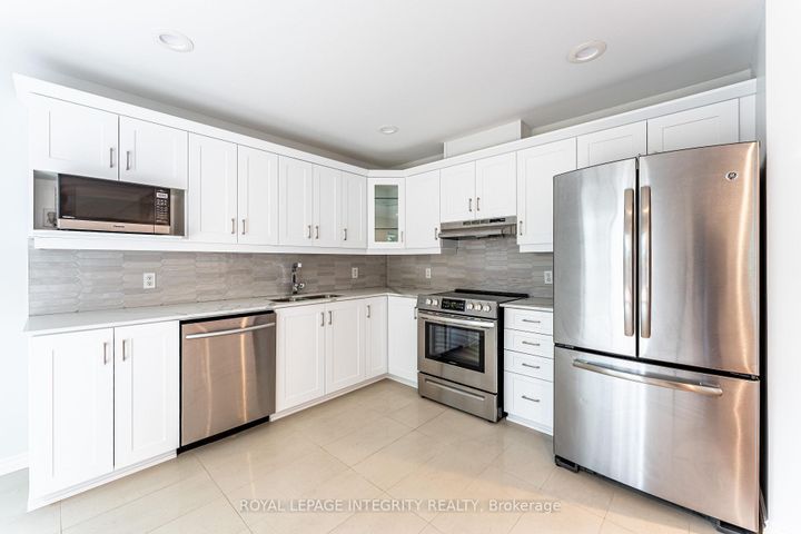 Photo 18 at 71 Appledale Drive, Nepean (Longfields), Ottawa