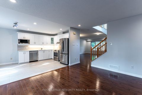 Photo 12 at 71 Appledale Drive, Nepean (Longfields), Ottawa