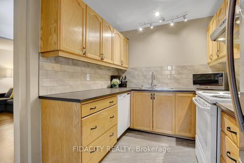 Photo 9 at 61 - 159 Salter Crescent, Beaverbrook, Kanata