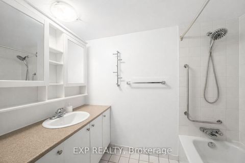 Photo 11 at 705 - 475 Laurier Avenue W, Ottawa Centre