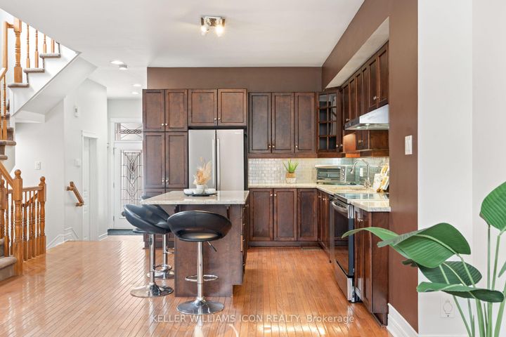 Photo 7 at 114 Encore Private, Nepean (City View/Skyline/Fisher Heights/Parkwood Hills), Ottawa