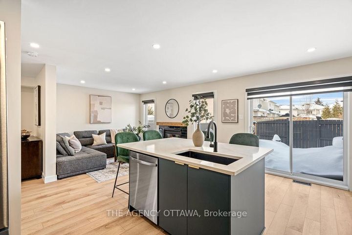 Photo 12 at 62 Appledale Drive, Nepean (Longfields), Ottawa