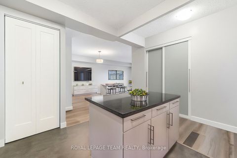 Photo 7 at 901 - 200 Bay Street, Ottawa Centre