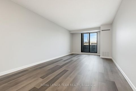 Photo 8 at 901 - 200 Bay Street, Ottawa Centre