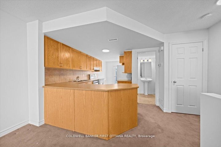 Photo 5 at 112 Paseo Private, Nepean (Centrepointe), Ottawa
