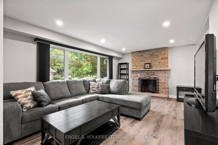 Photo 2 at 20 Gary Avenue, Nepean (Manordale), Ottawa