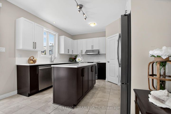 Photo 19 at 379 Langrell Crescent, Nepean (Strandherd), Ottawa