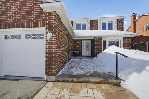 Photo 1 at 1354 Mountainside Crescent, Bilberry Creek/Queenswood Heights, Orleans