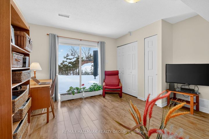 Photo 9 at 9 Forsyth Lane, Nepean (Crystal Beach), Ottawa