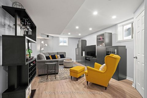 Photo 24 at 166 Lily Pond Street, Emerald Meadows/Trailwest, Kanata