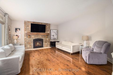 Photo 7 at 38 Oradea Crescent, Richmond, Stittsville