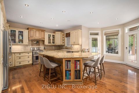 Photo 11 at 38 Oradea Crescent, Richmond, Stittsville