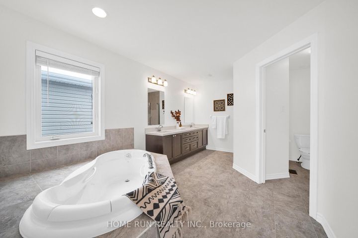 Photo 35 at 531 Bretby Crescent, Nepean (Cedargrove/Fraserdale), Ottawa